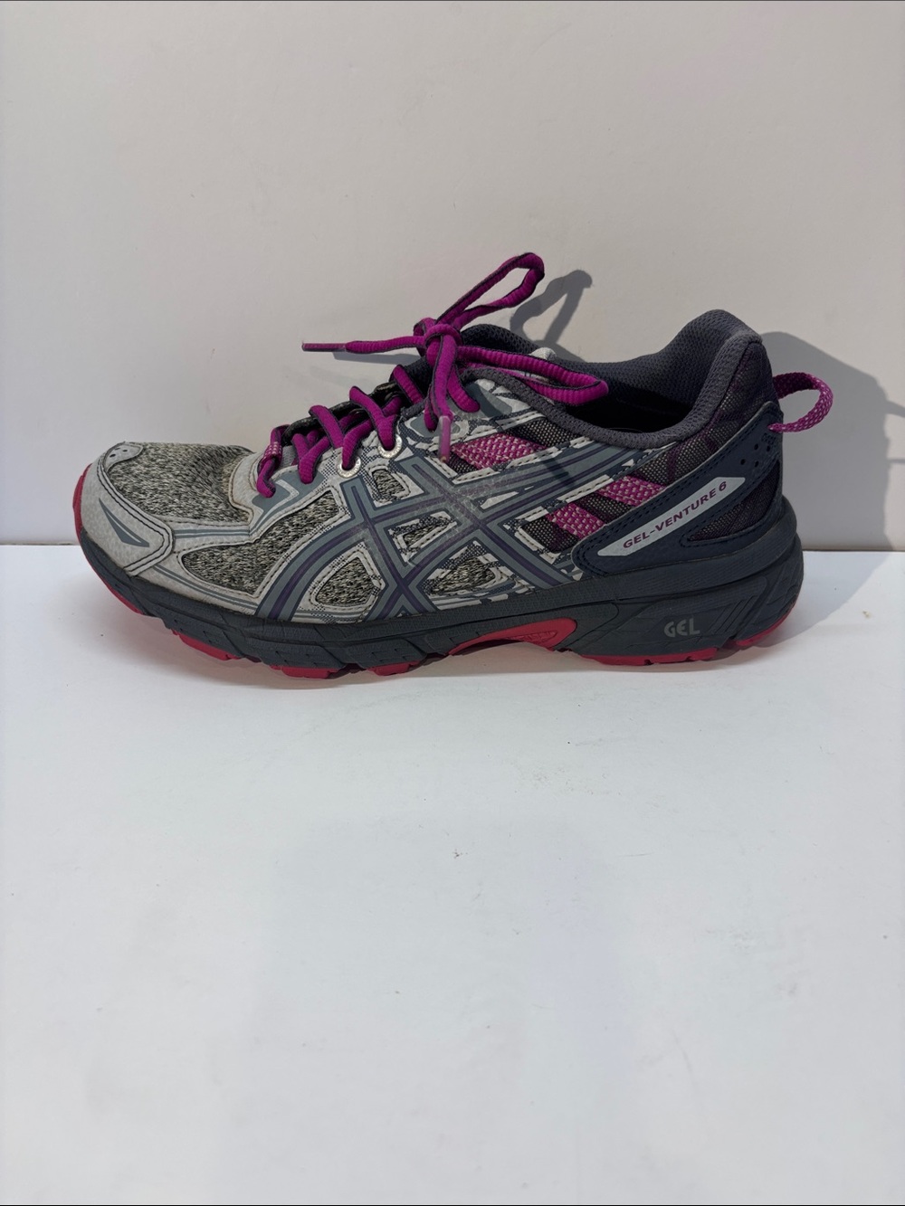 Asics gel venture 6 Women's Trail Runner in Gray and Purple-Pink size 8.